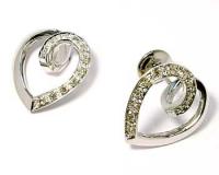 Brinco em ouro branco 18k feminino com brilhante - Coração Brinco em ouro branco 18k feminino com brilhante - Coração