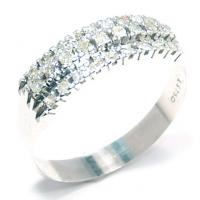 Meia aliança de diamantes em ouro branco 18k Meia aliança de diamantes em ouro branco 18k